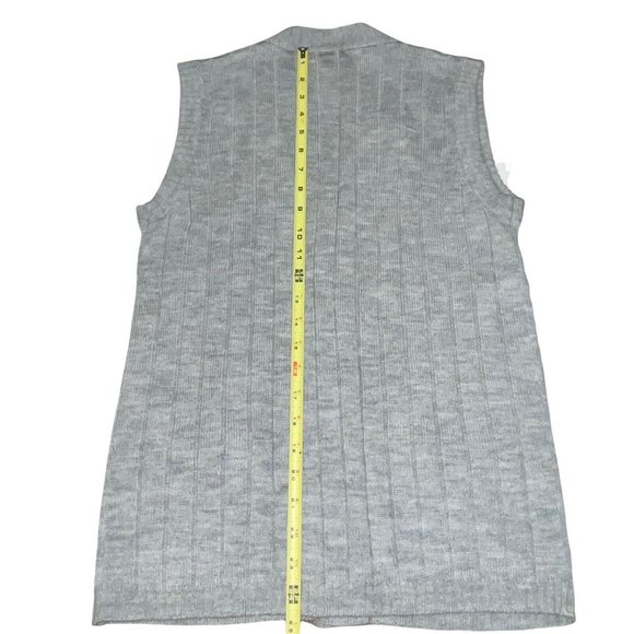 Vintage JC Penney Women Sweater Vest Medium Cable Knit Gray Button Front V-Neck - Picture 9 of 9